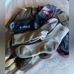 9 PAIRS of Columbia Men's Assorted Athletic Socks Preowned